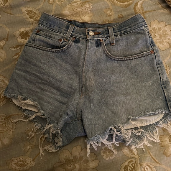 Vintage Levi 505 Distressed Shorts - Picture 2 of 5